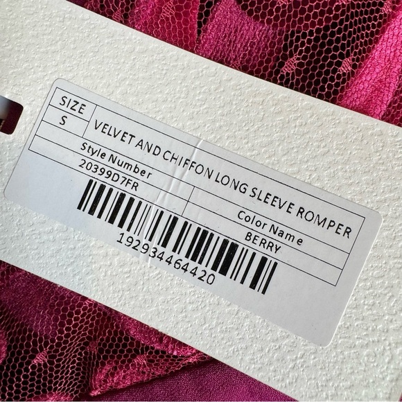 NWT Endless Rose Velvet and Lace Romper Wine Size S - Picture 8 of 12